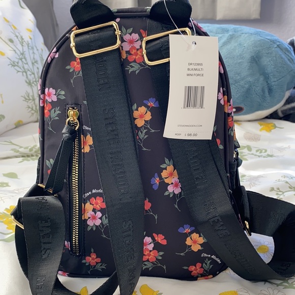 Steve Madden back pack - Picture 3 of 7